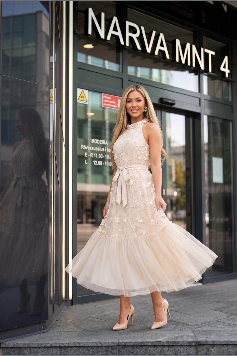 AI Fashion Models-0ad28d6f-5bee-45dd-b0d5-fc452e7006db-resized Proginė suknelė Lissy – bėžinė