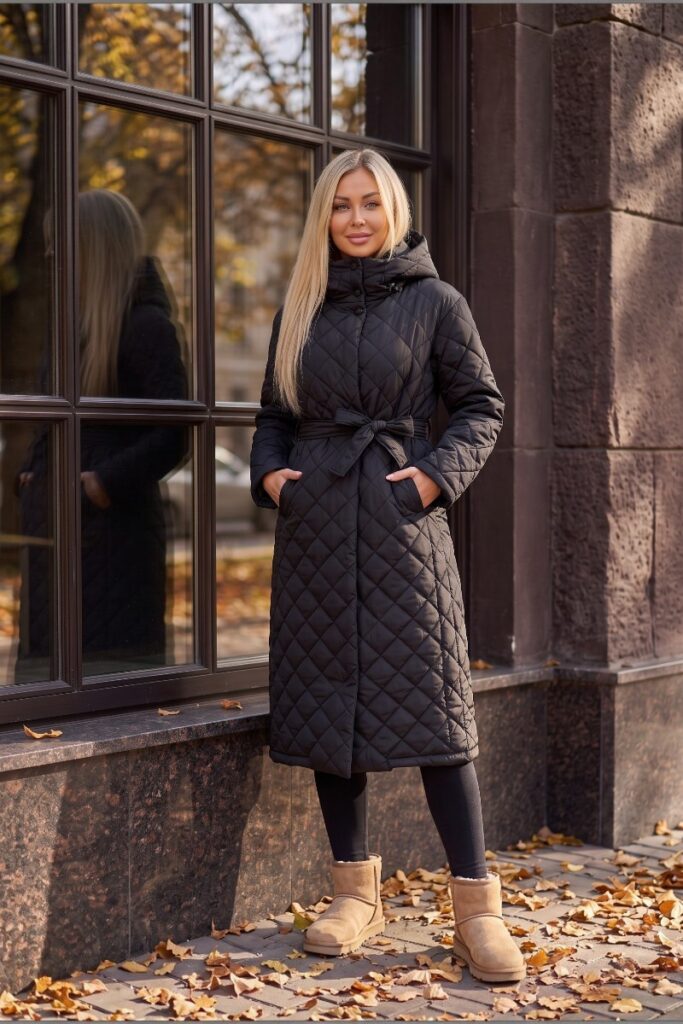 Ilga striukė su gobtuvu – juoda